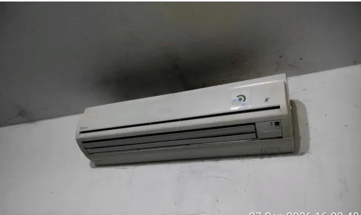 Unit indoor AC di ruang admin SiCepat Bekasi Sortation setelah cuci besar selesai dan siap digunakan kembali
